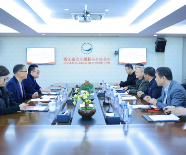 中国纺织品收支口商会曹甲昌会长一行来访调研 深入调研外贸走势，，携手探寻前行新径